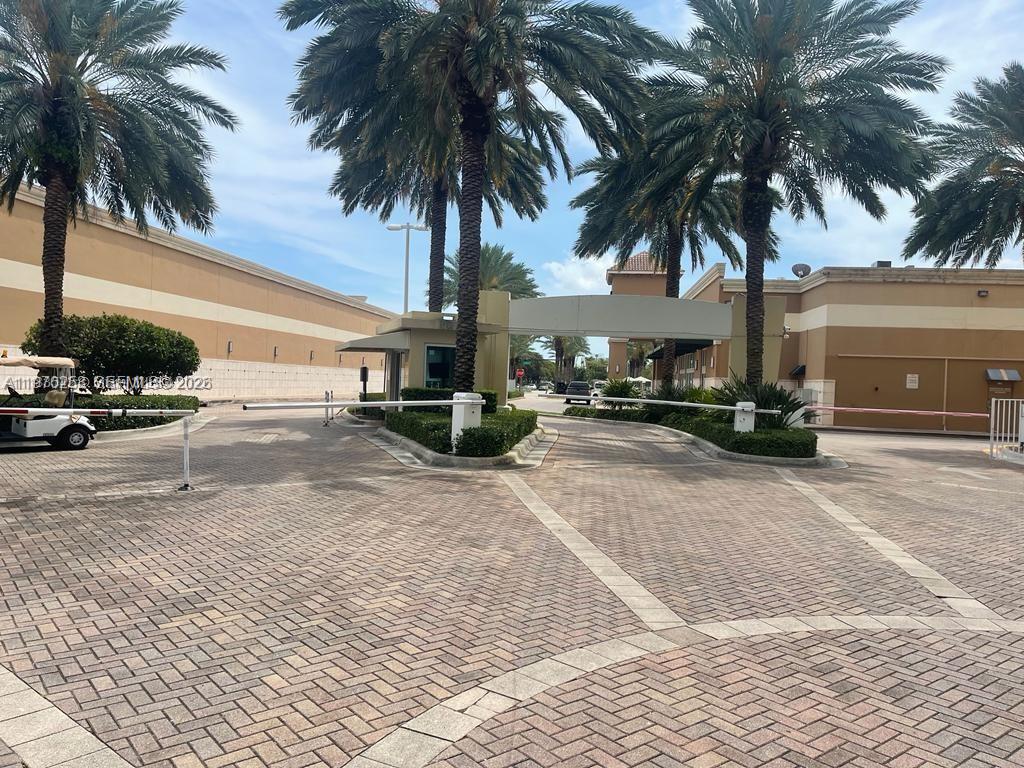 1755 E Hallandale Beach Blvd MEZ7E