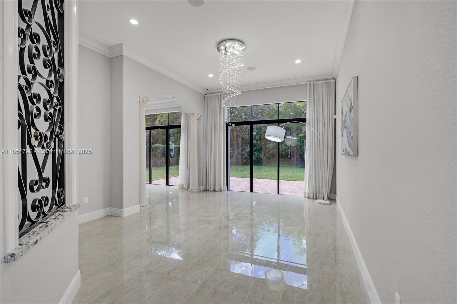 HARBOUR LAKES ESTATES - Residential