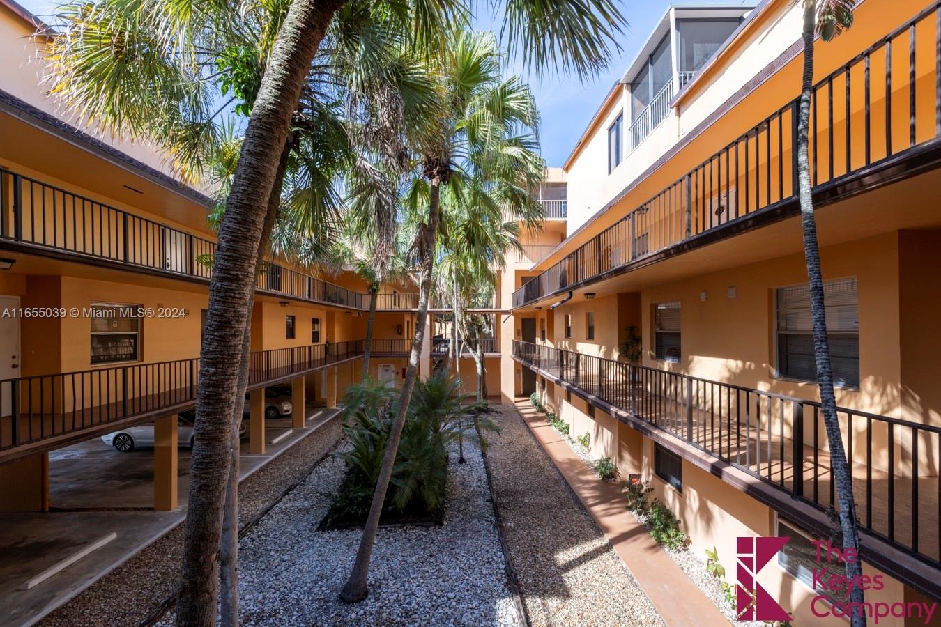 LAGO WEST CONDOMINIUM - Residential