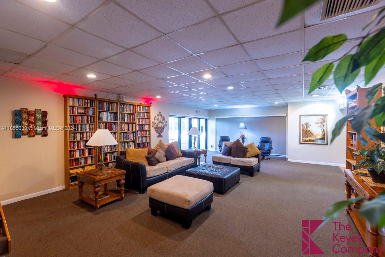 LAGO WEST CONDOMINIUM - Residential