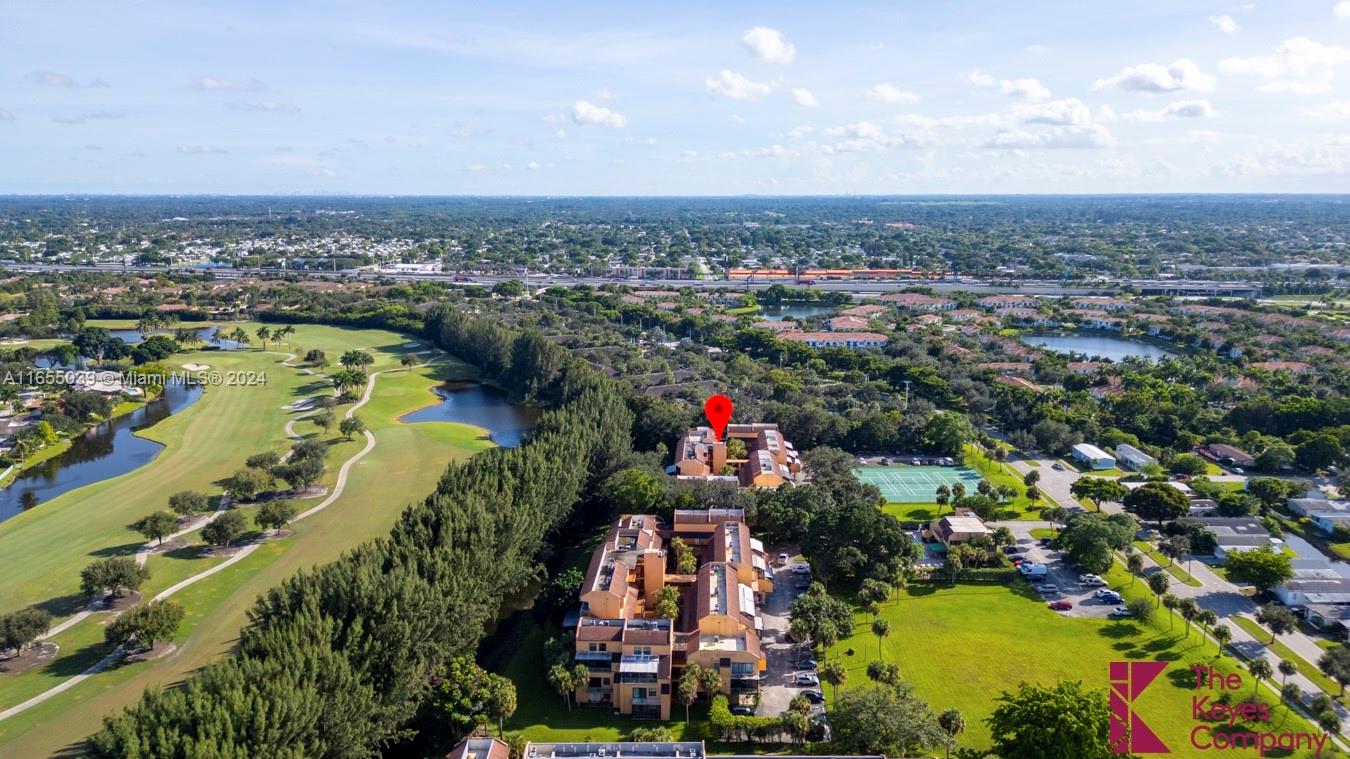 LAGO WEST CONDOMINIUM - Residential