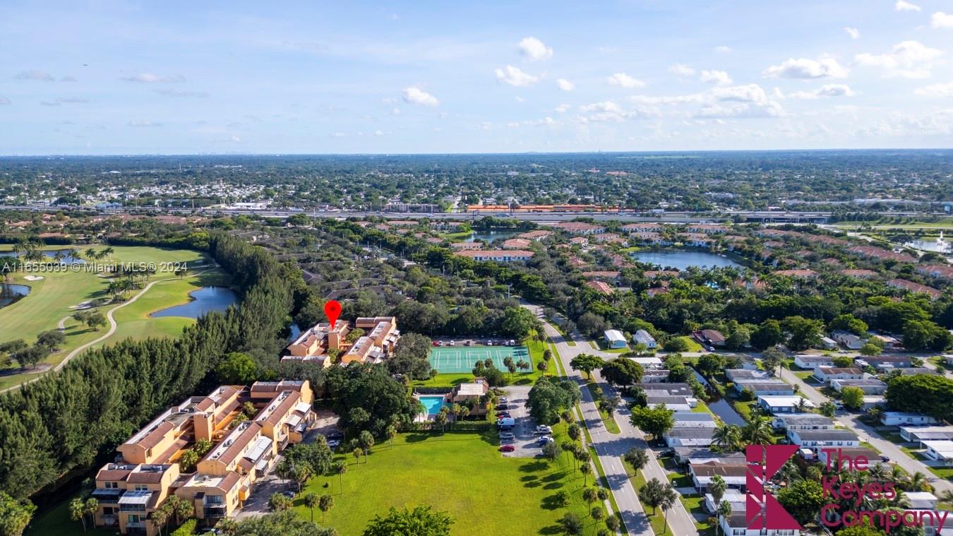 LAGO WEST CONDOMINIUM - Residential