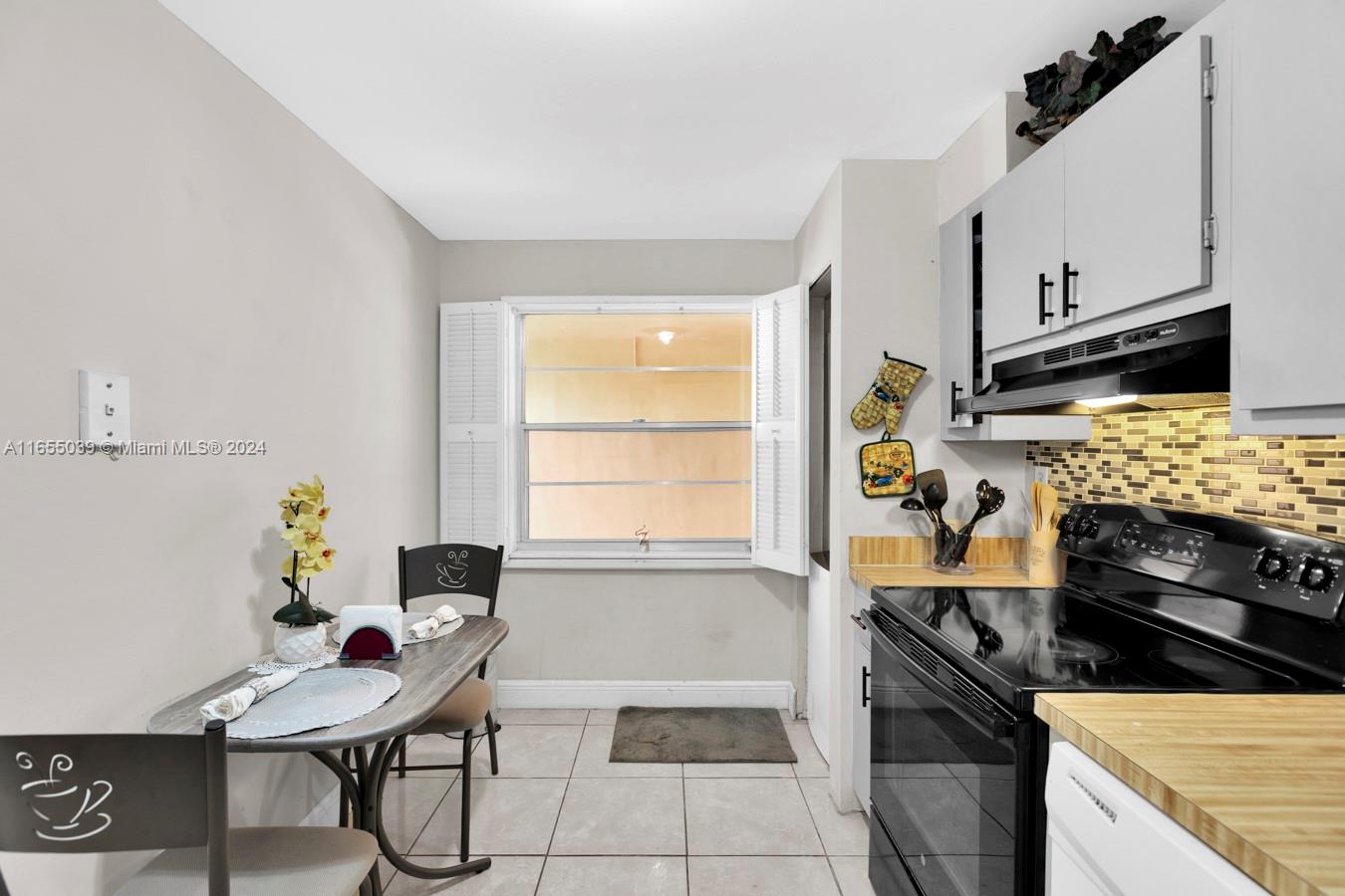 LAGO WEST CONDOMINIUM - Residential
