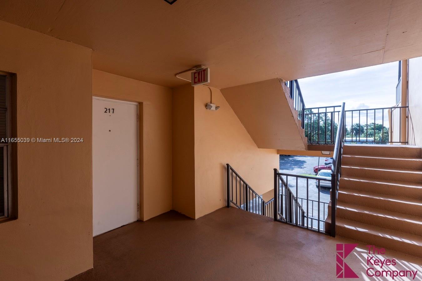 LAGO WEST CONDOMINIUM - Residential