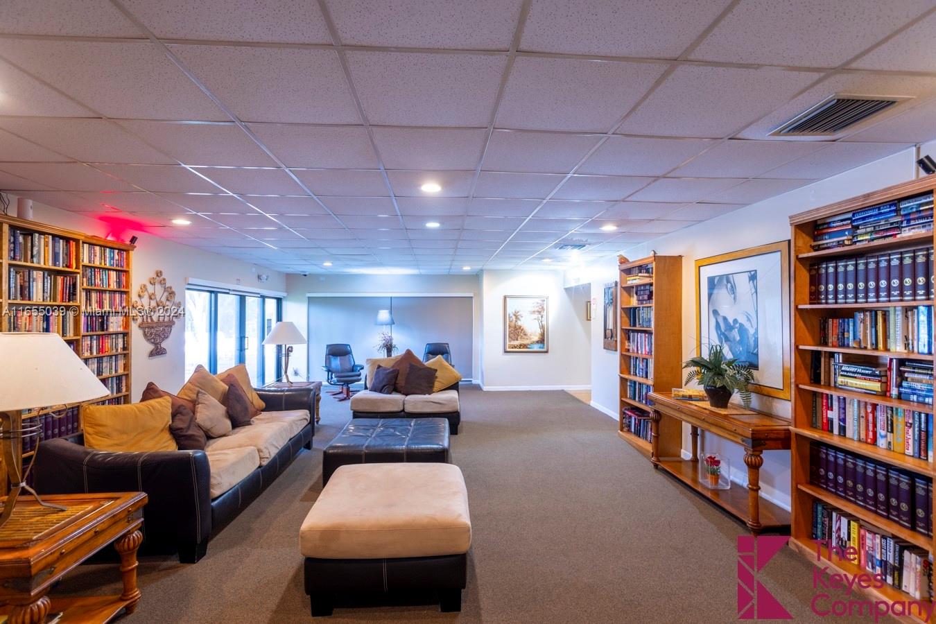 LAGO WEST CONDOMINIUM - Residential