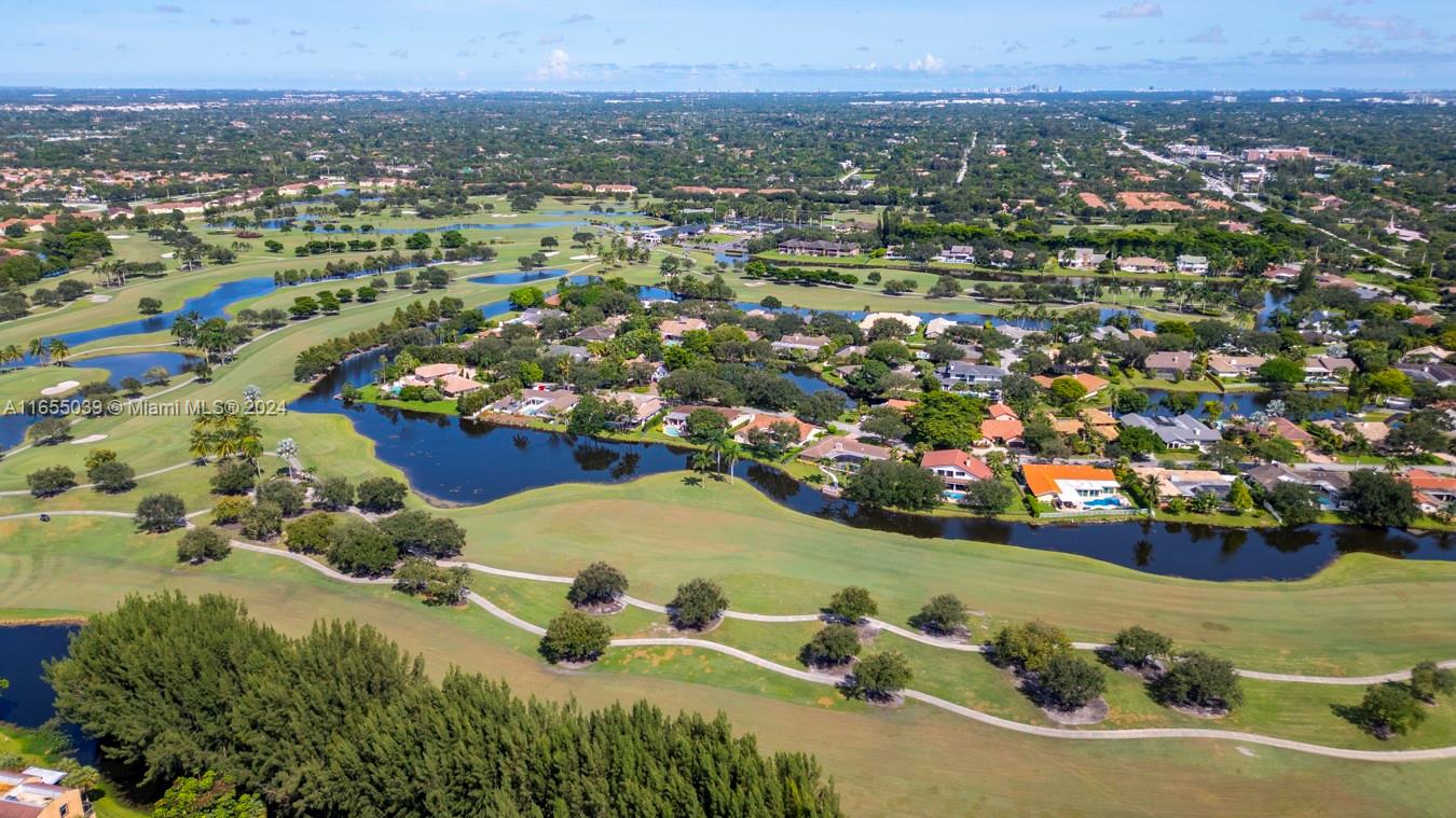 LAGO WEST CONDOMINIUM - Residential