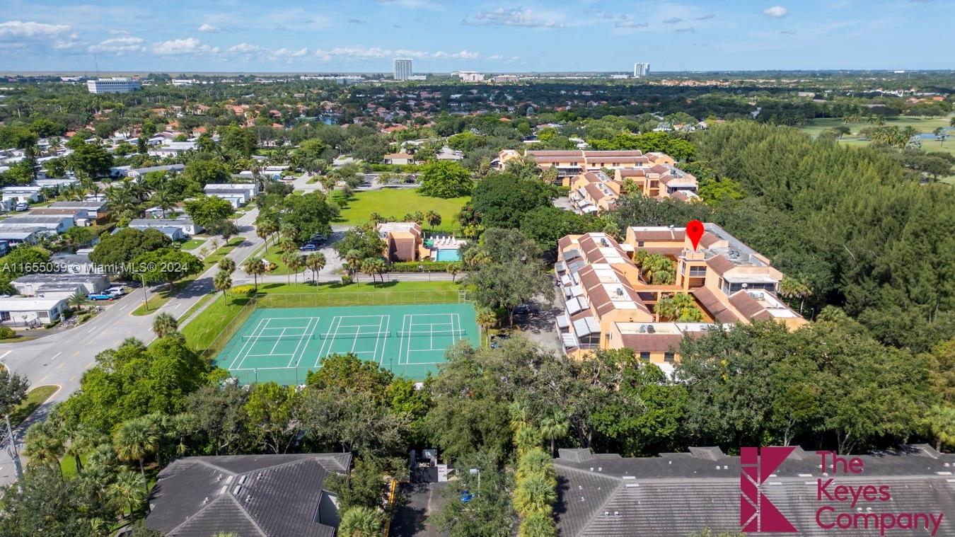 LAGO WEST CONDOMINIUM - Residential
