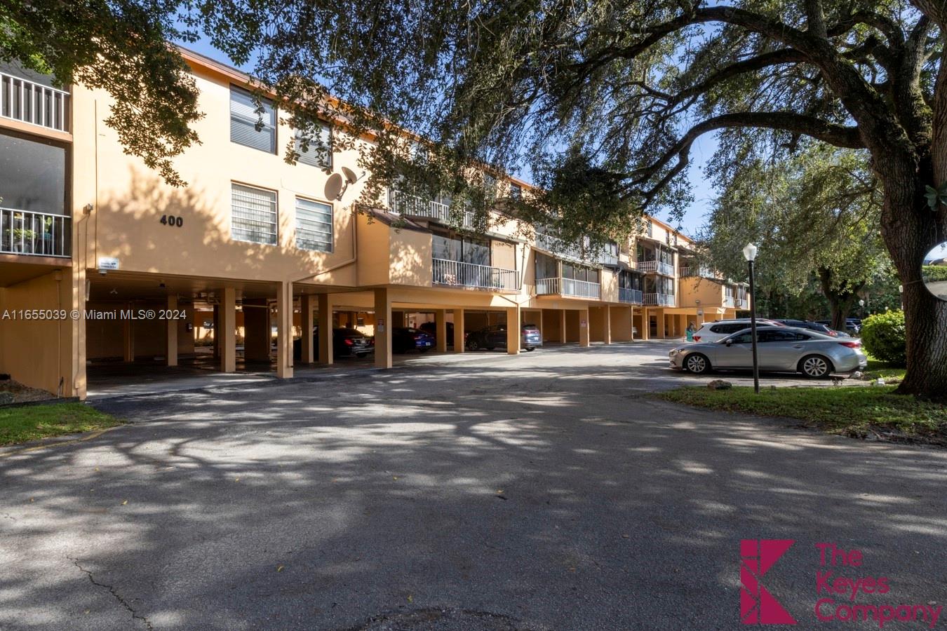 LAGO WEST CONDOMINIUM - Residential