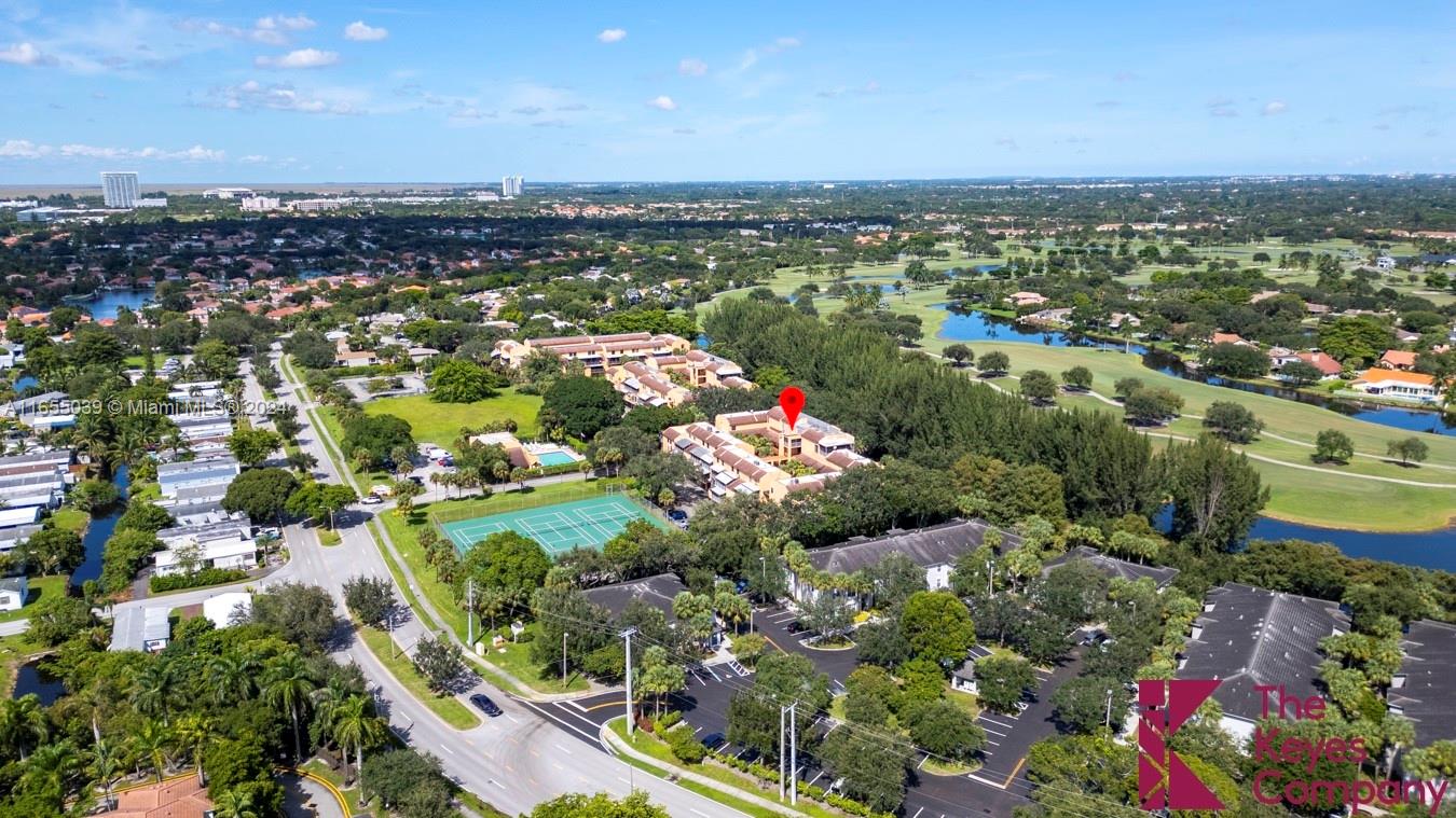 LAGO WEST CONDOMINIUM - Residential