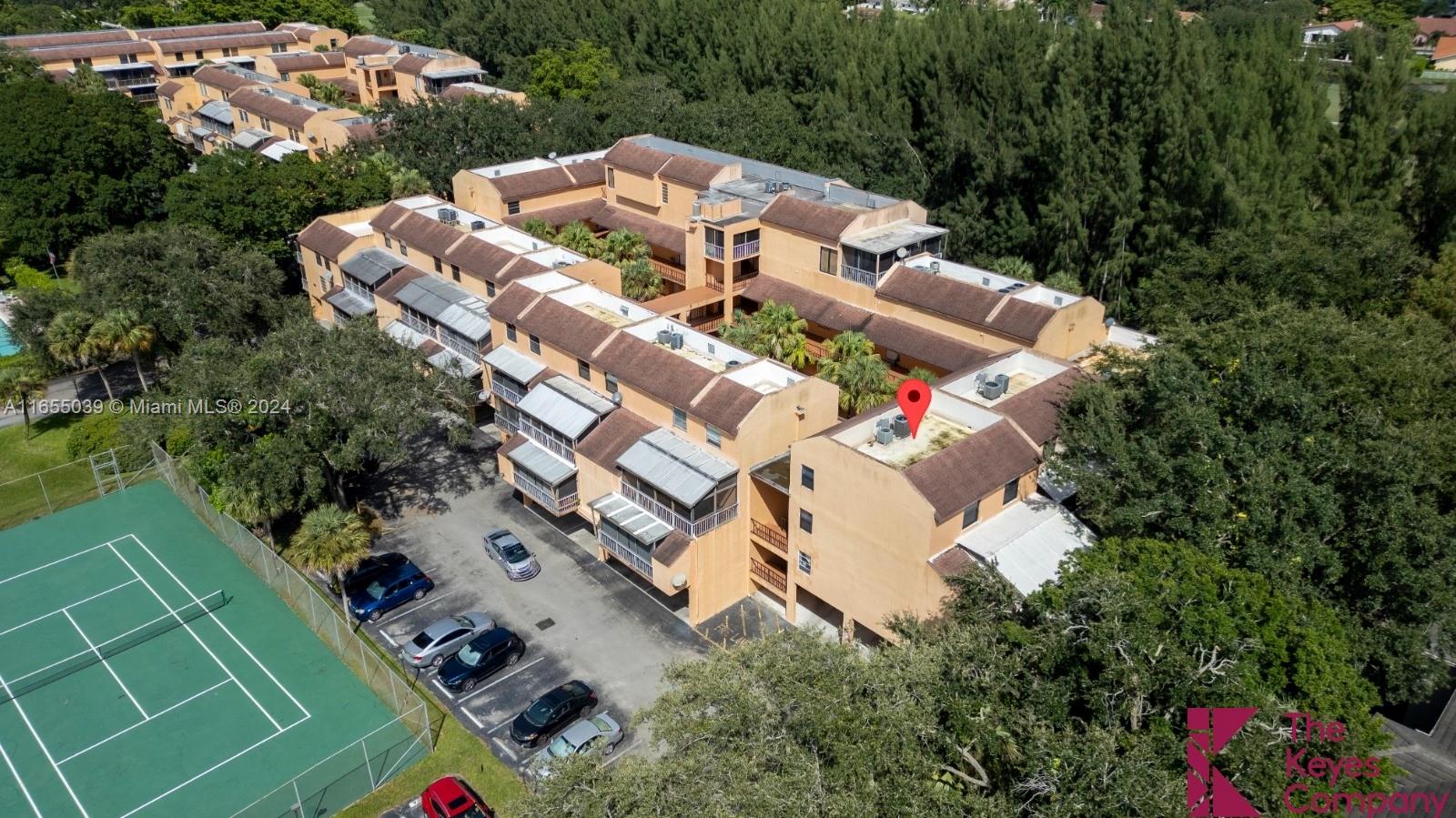 LAGO WEST CONDOMINIUM - Residential