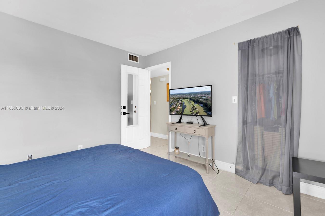 LAGO WEST CONDOMINIUM - Residential