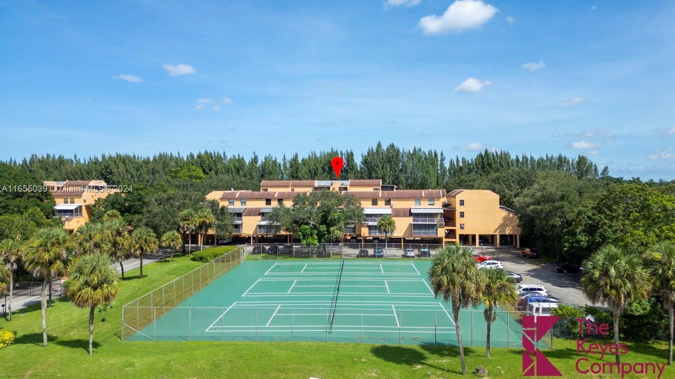 LAGO WEST CONDOMINIUM - Residential