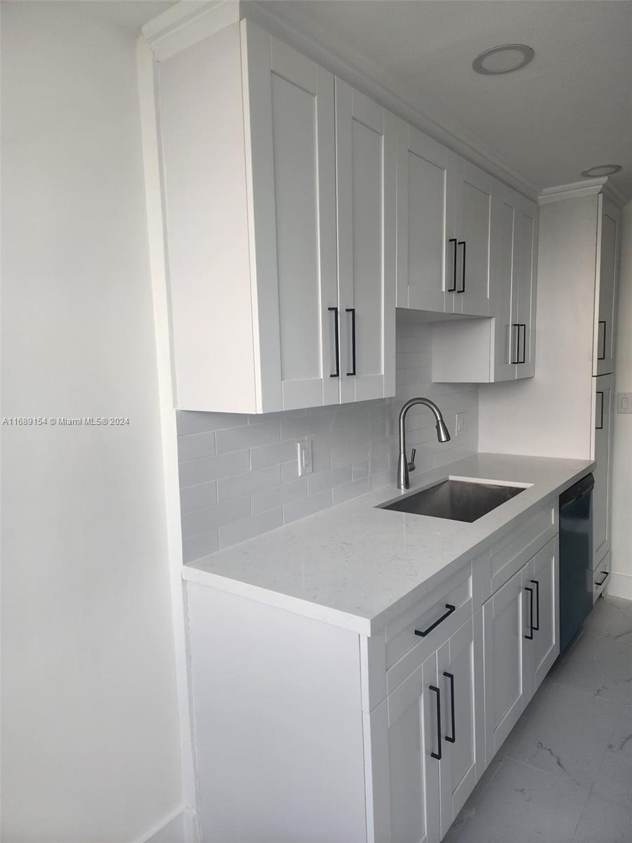 1300 Ne Miami Gardens Dr 313E, Miami, Broward County, Florida - 2 Bedrooms  
2 Bathrooms - 
