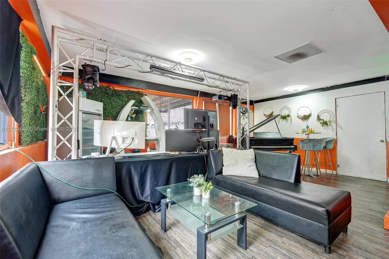 PICKWICK LAKE ESTS SEC 2 - Residential