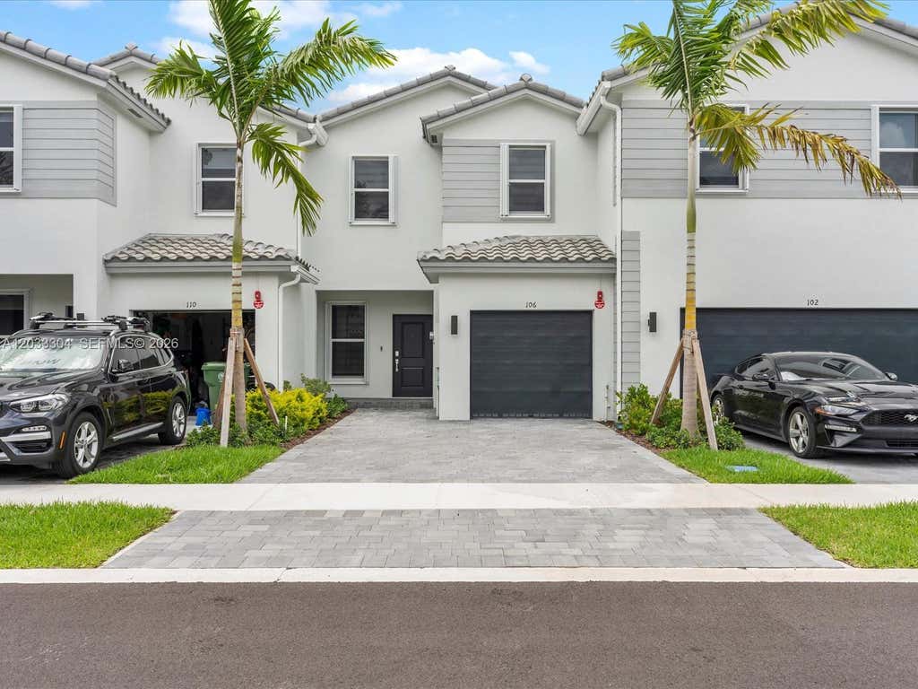 Photo of 106 SW 184th Pl #106, Pembroke Pines, FL 33029 (MLS # A12033304)