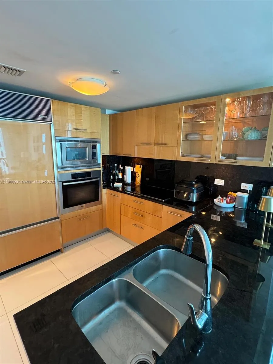 Miami Beach, Florida 33141, United States, 1 Bedroom Bedrooms, ,1 BathroomBathrooms,Residential,Active,133945