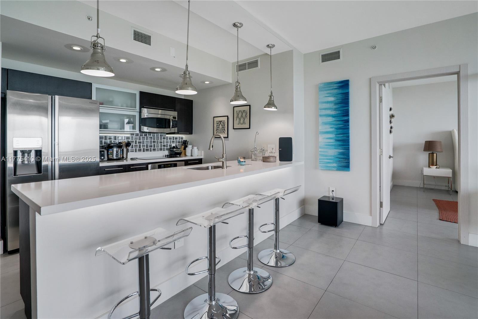IVY CONDO - Residential Lease