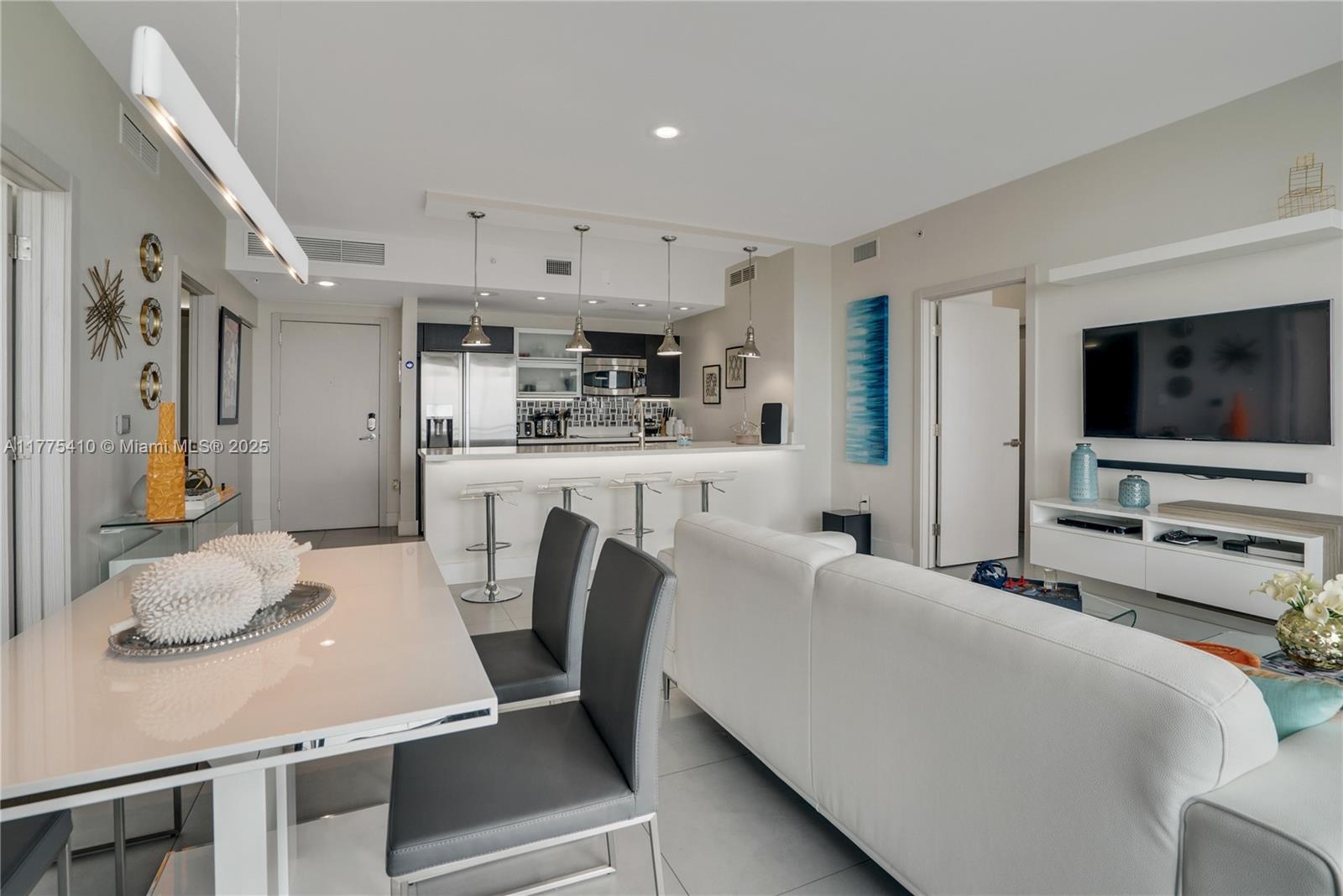 IVY CONDO - Residential Lease