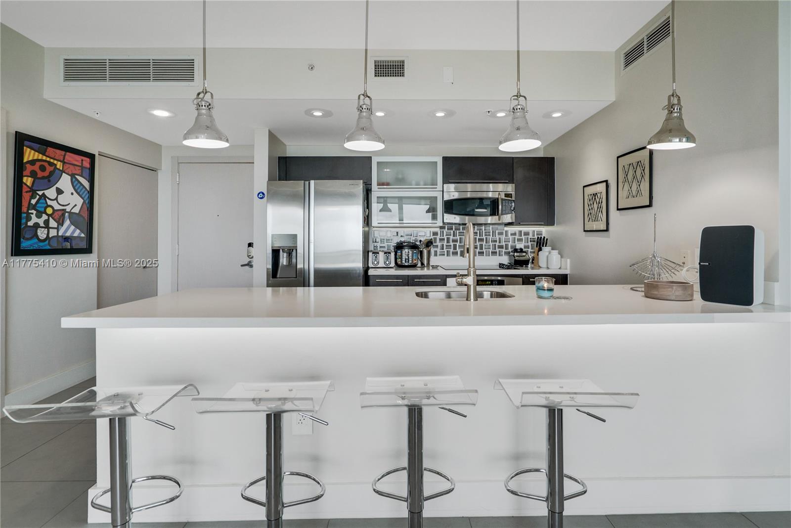 IVY CONDO - Residential Lease