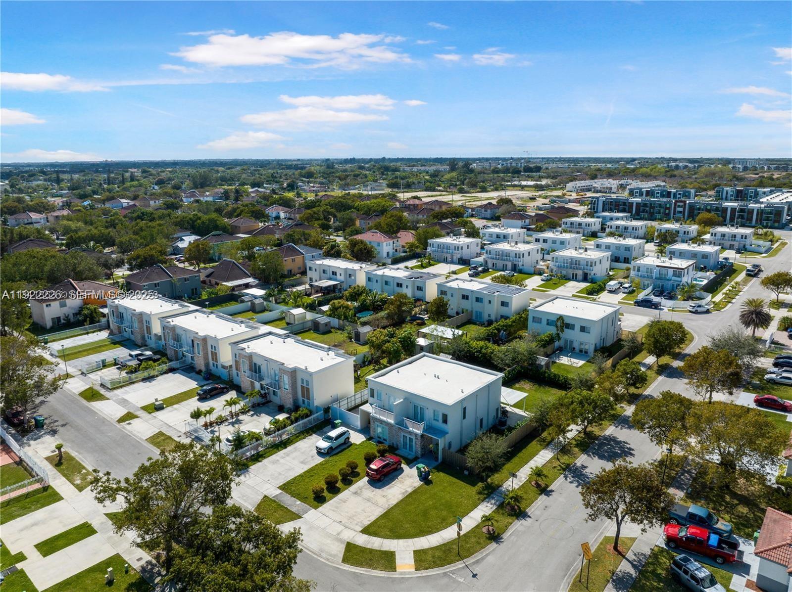 VITRAN AT NARANJA ESTATES - Residential