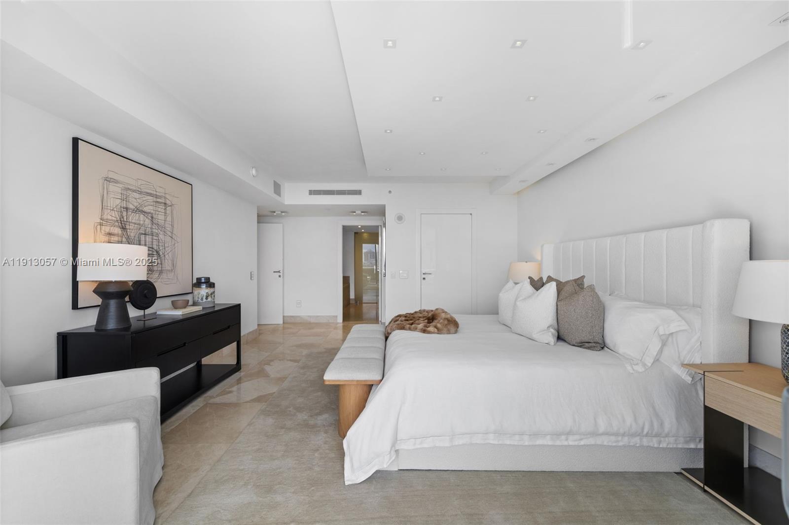 MEI CONDO - Residential