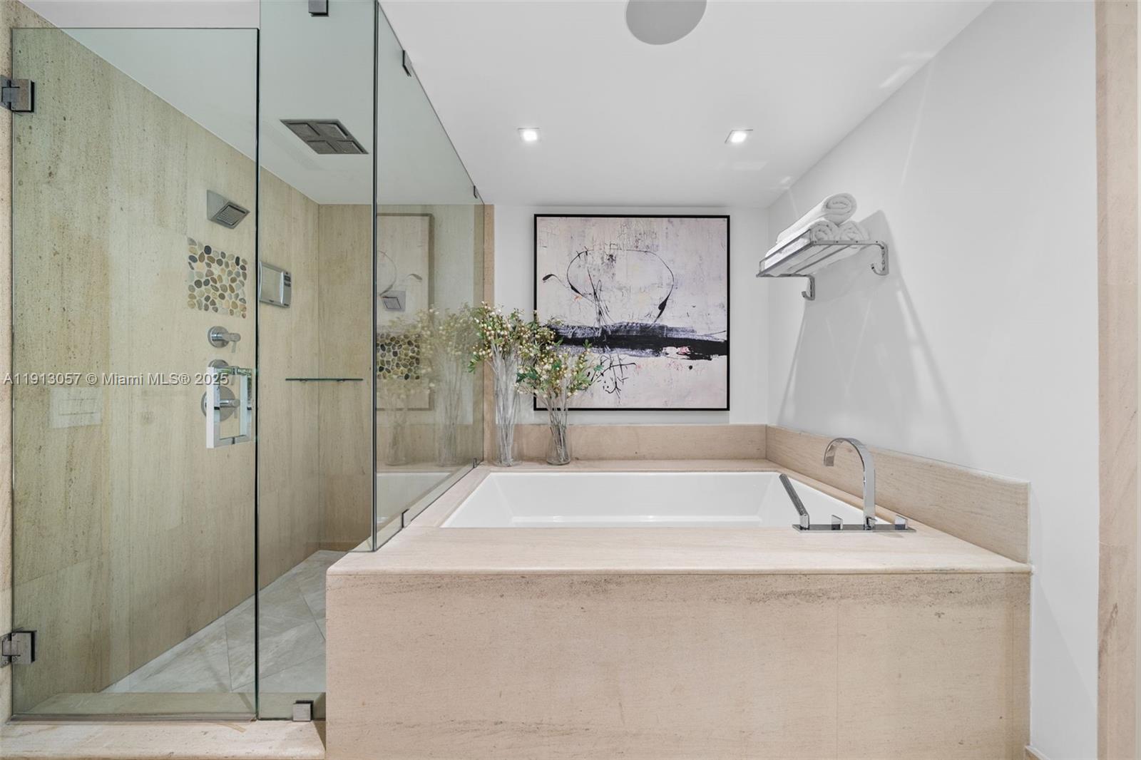 MEI CONDO - Residential