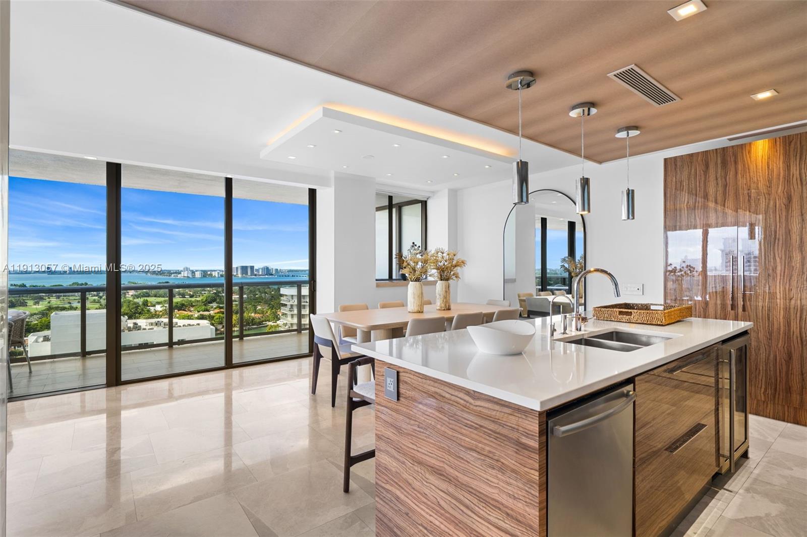 MEI CONDO - Residential