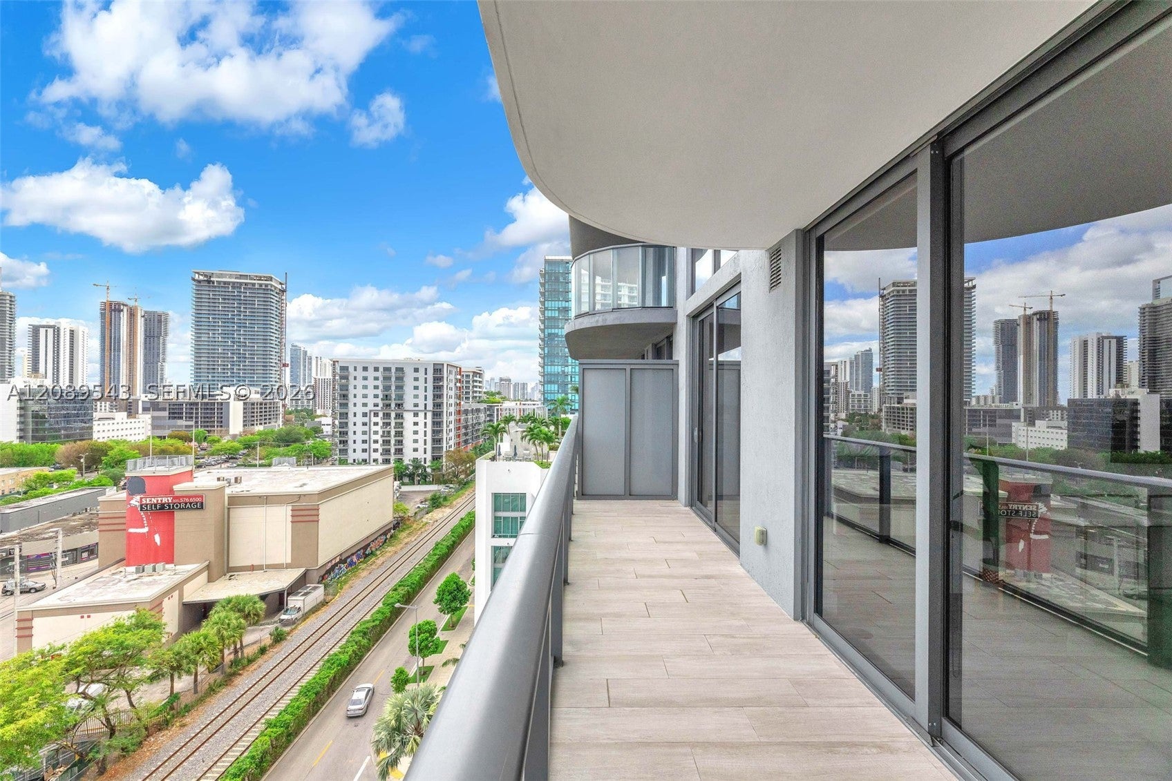 121 NE 34th St 905