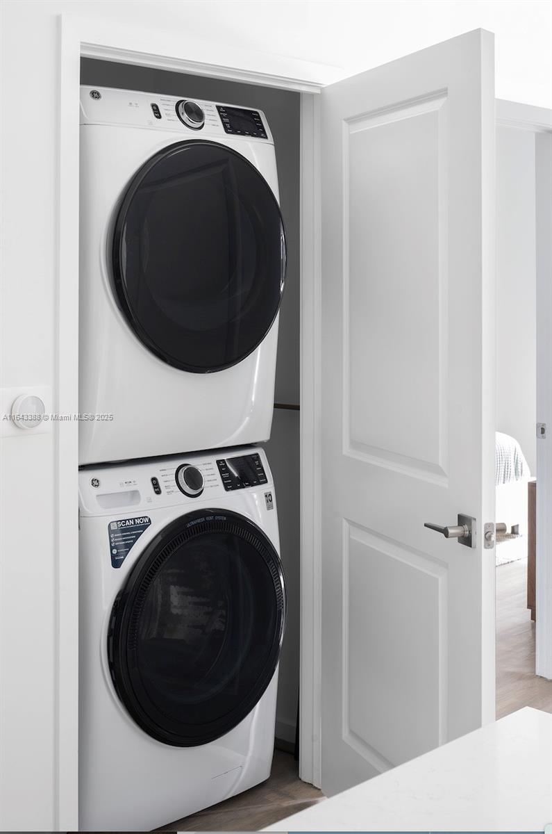 NASSAU POINT - Residential Lease