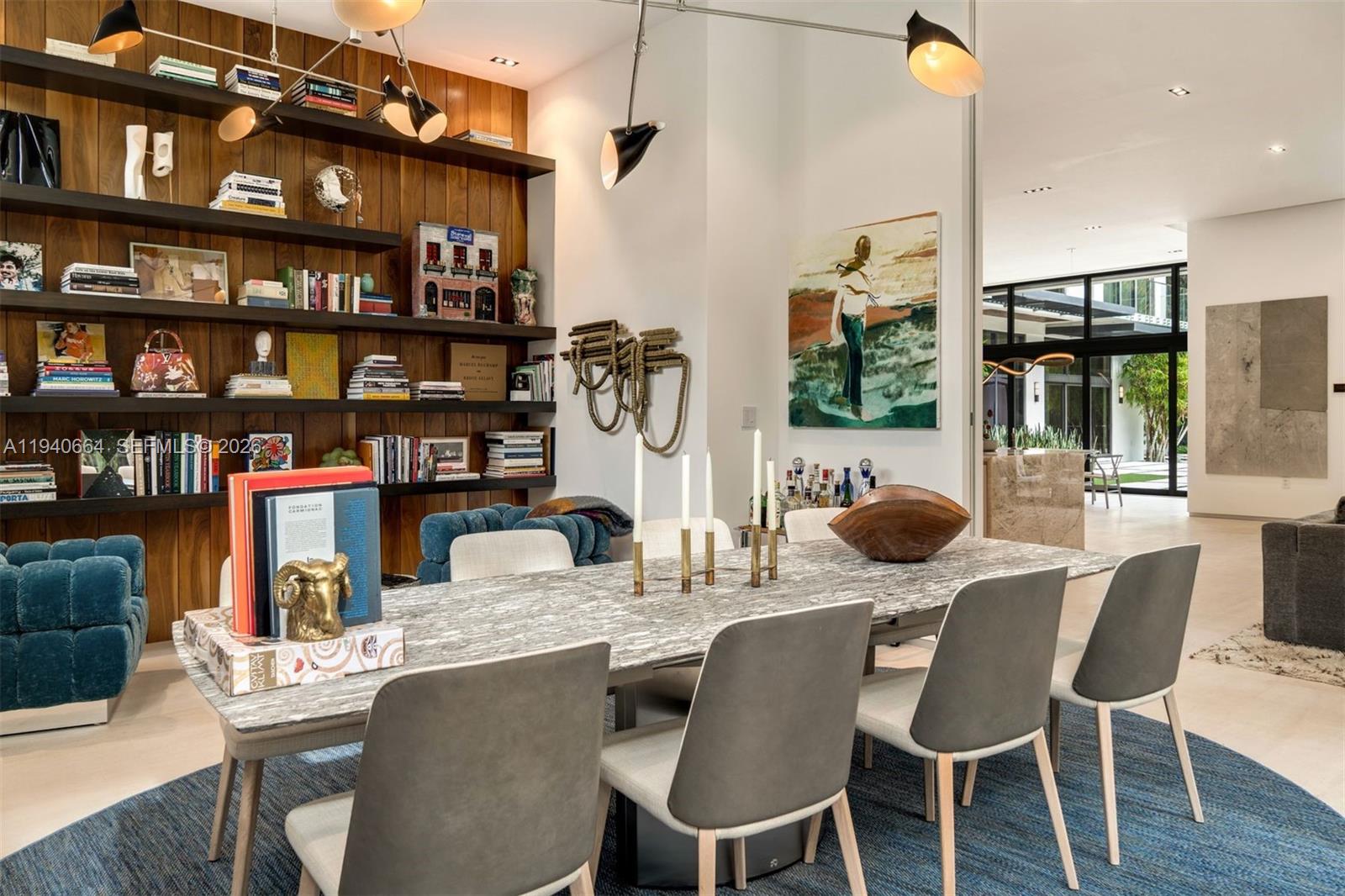 COLLINS MANOR - Residential