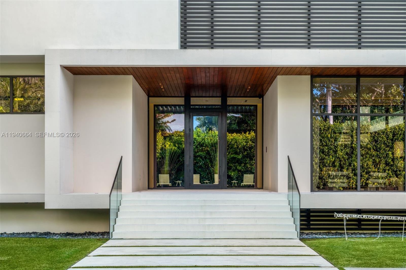 COLLINS MANOR - Residential