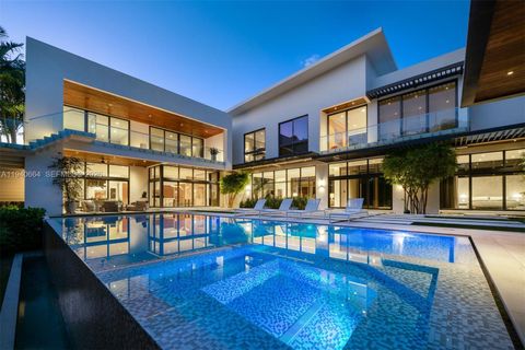 4780 SW 86th Ter Miami FL 33143