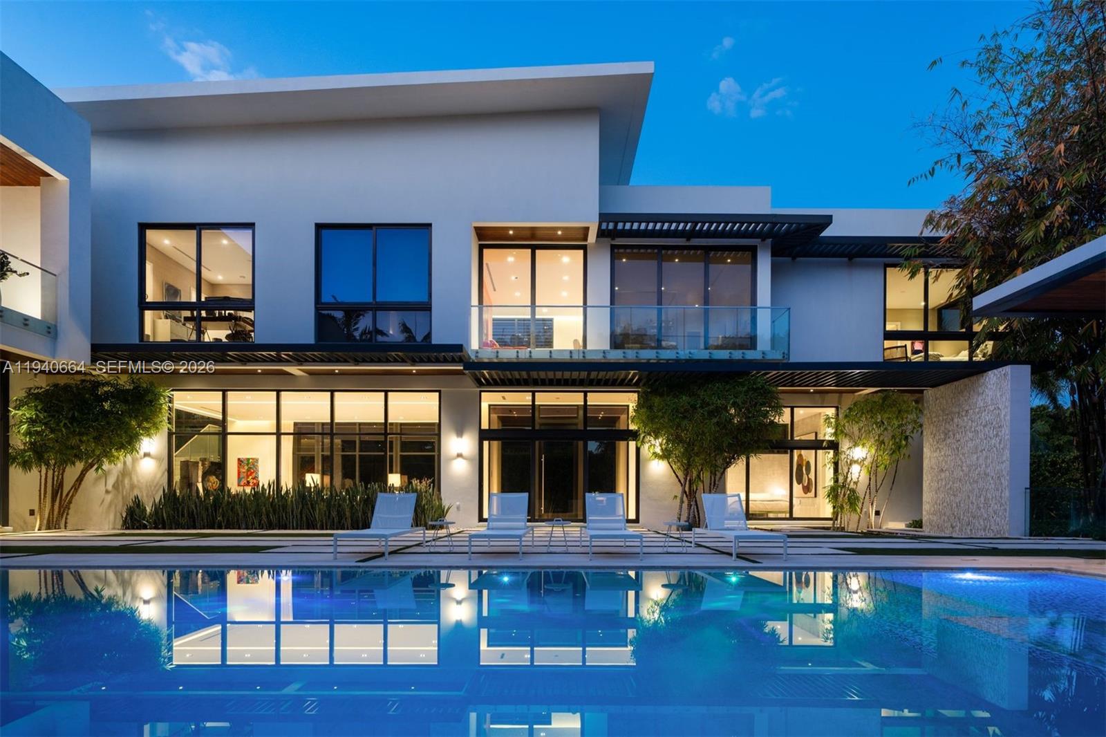 COLLINS MANOR - Residential