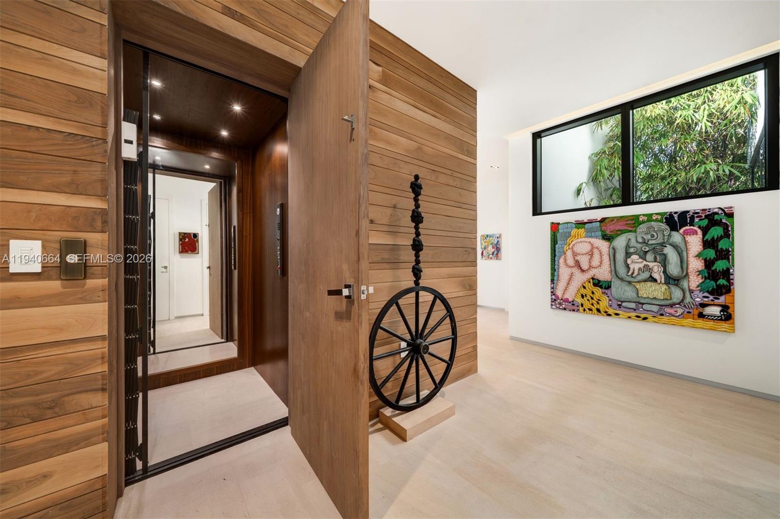 COLLINS MANOR - Residential