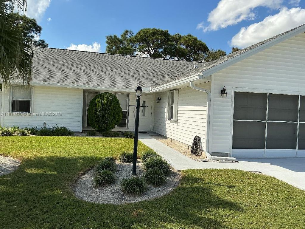 Photo of 6910 SE Lillian Ct, Stuart, FL 34997 (MLS # A11916320)
