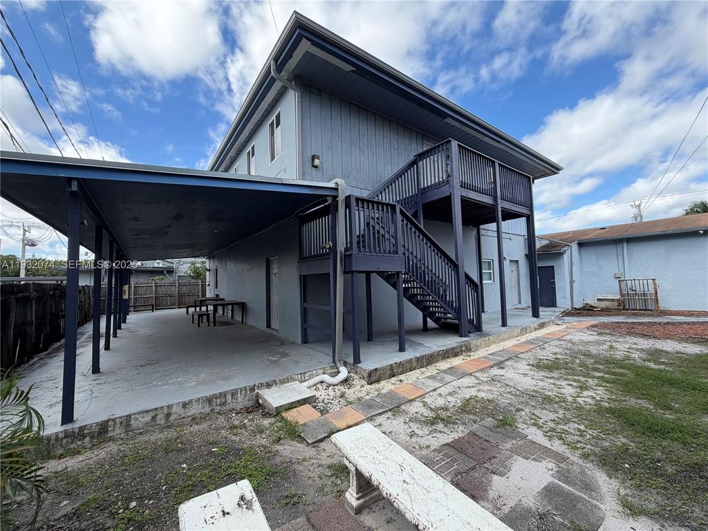 Photo of 808 NW 19th St #D, Fort Lauderdale, FL 33311 (MLS # A11932074)