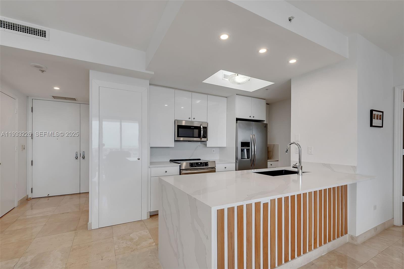 THREE TEQUESTA POINT COND - Residential Lease