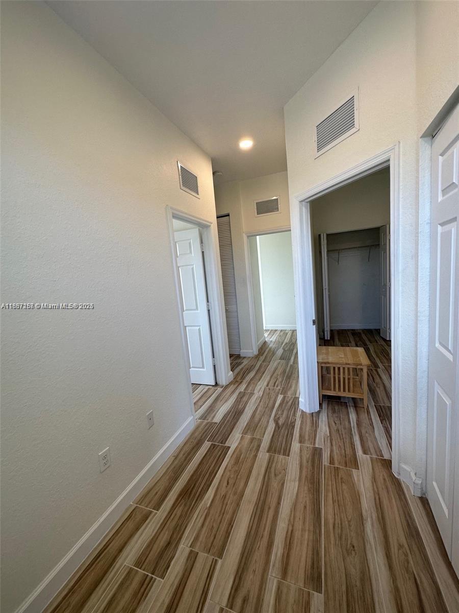 THE SHORES CONDO NO 2 - Residential