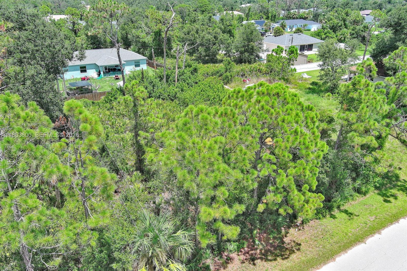 Port Charlotte - Land