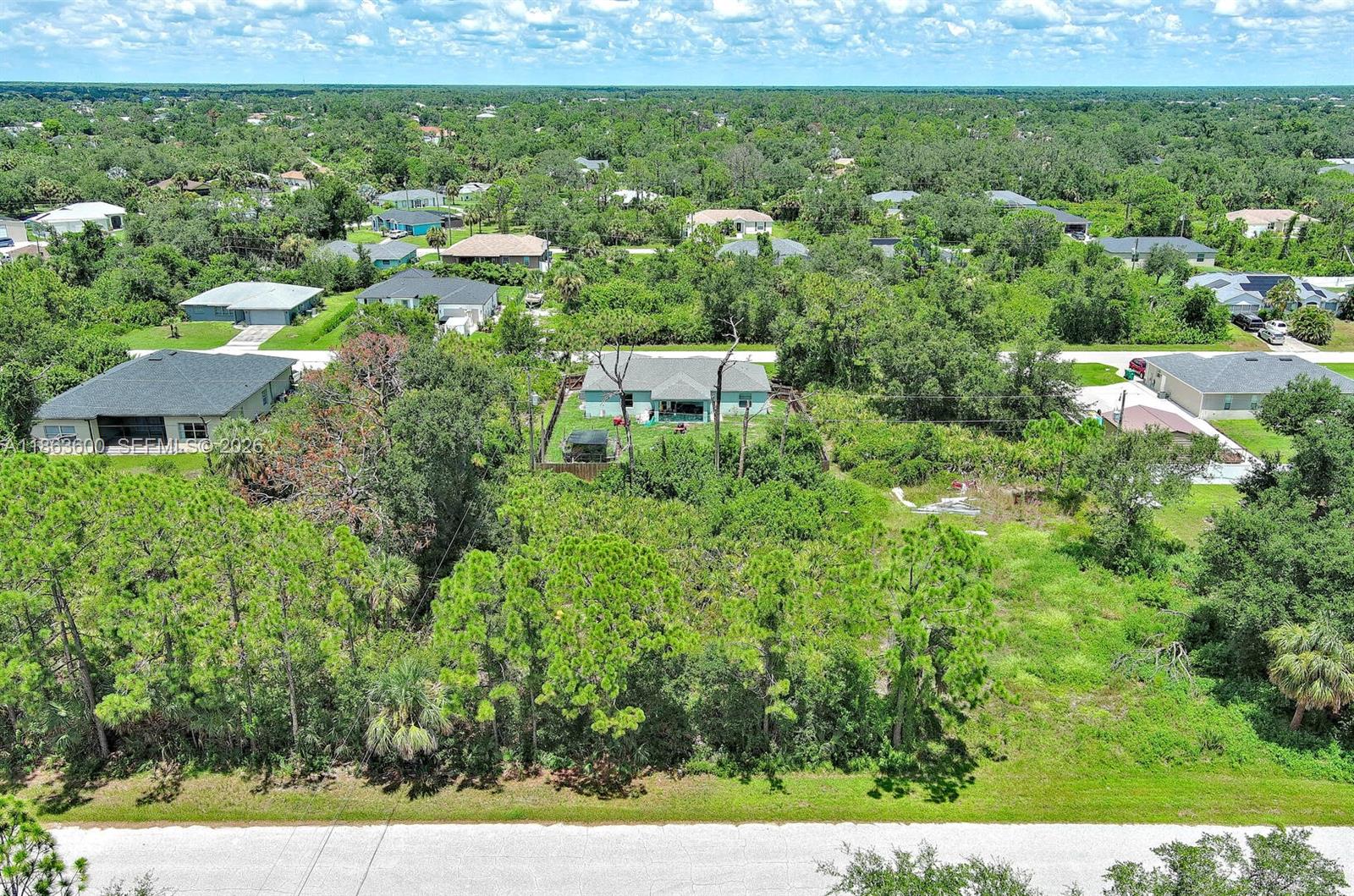 Port Charlotte - Land