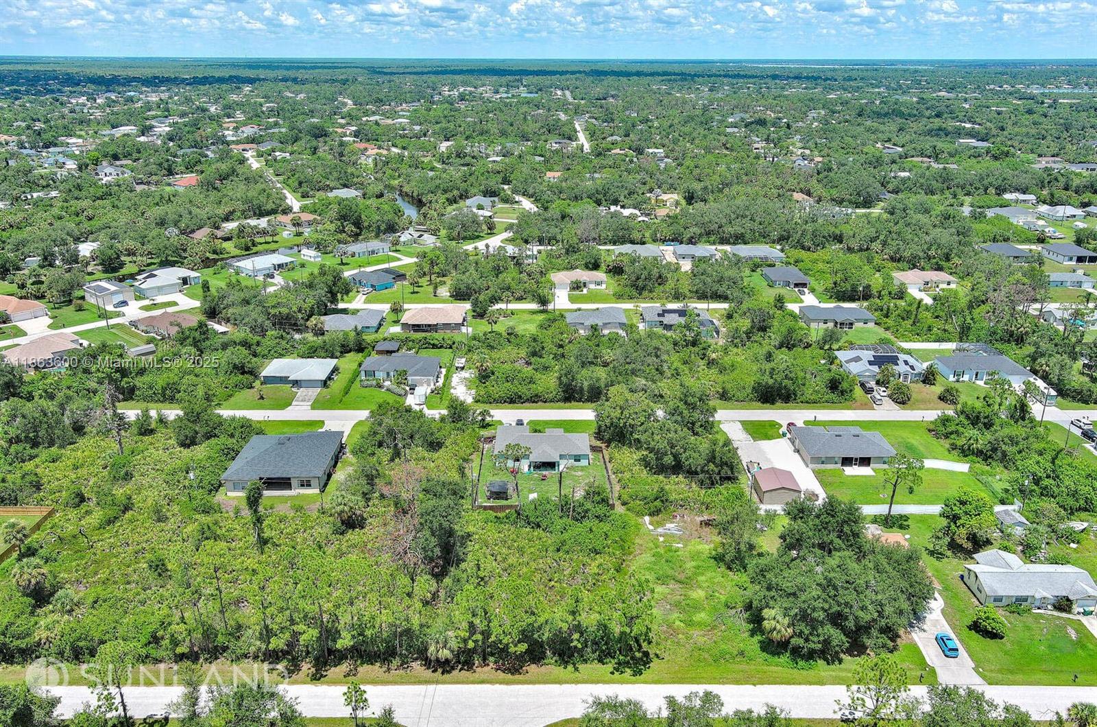 Port Charlotte - Land