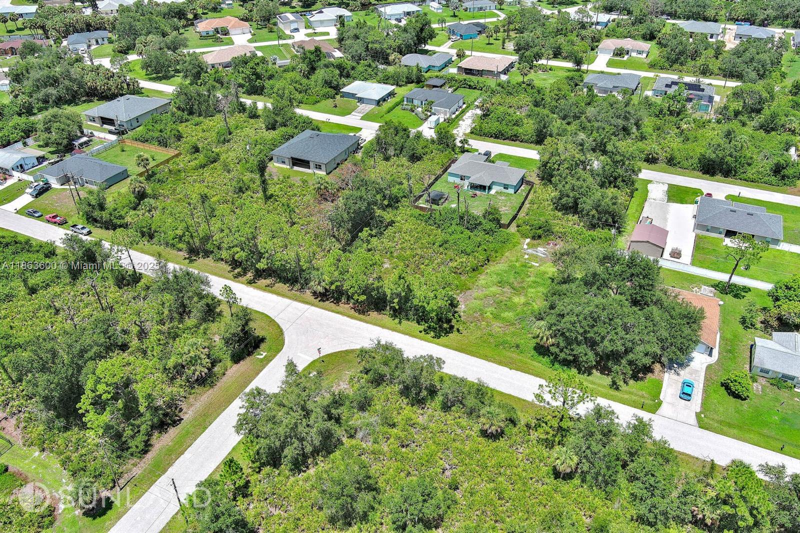 Port Charlotte - Land