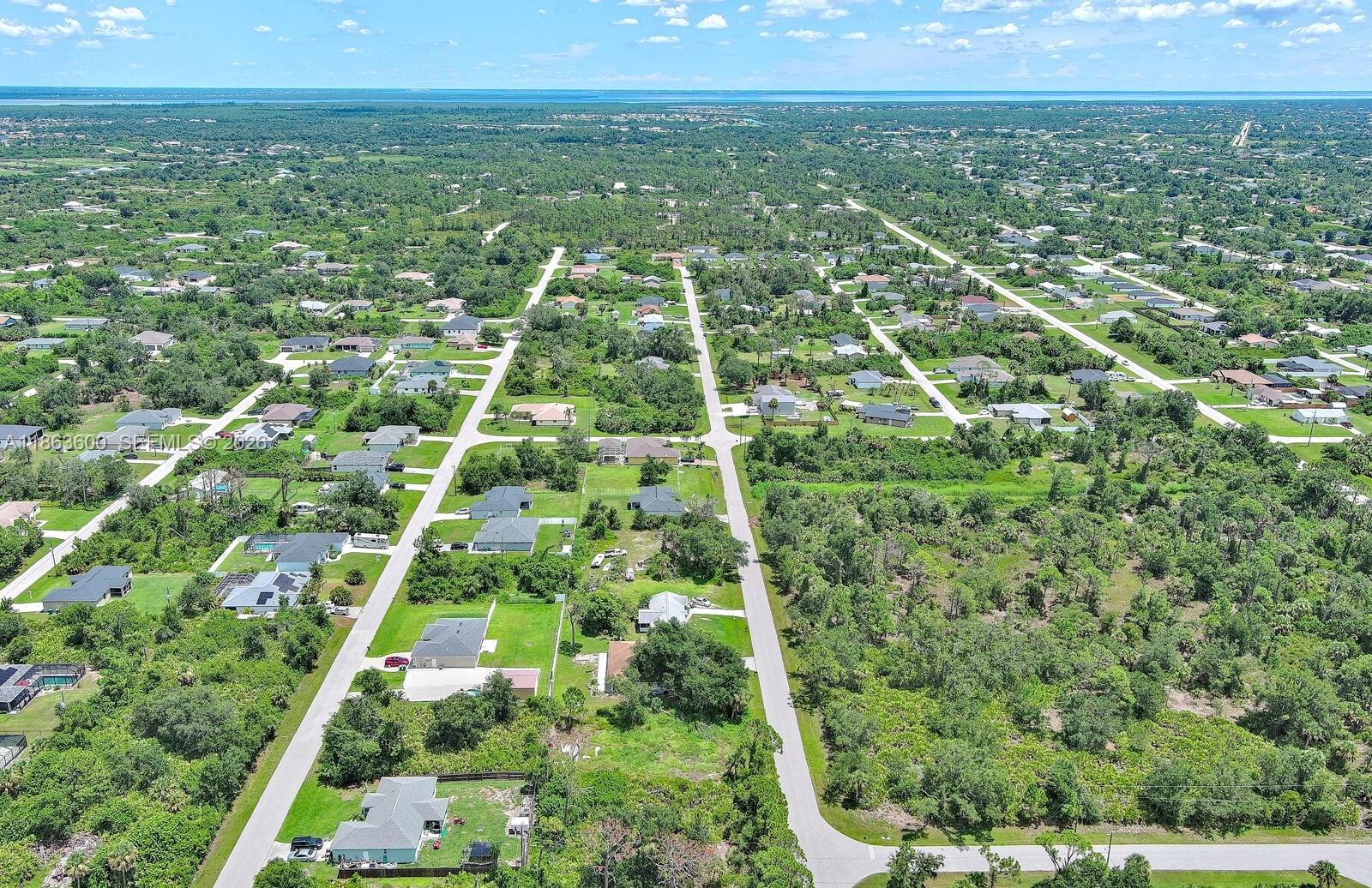 Port Charlotte - Land