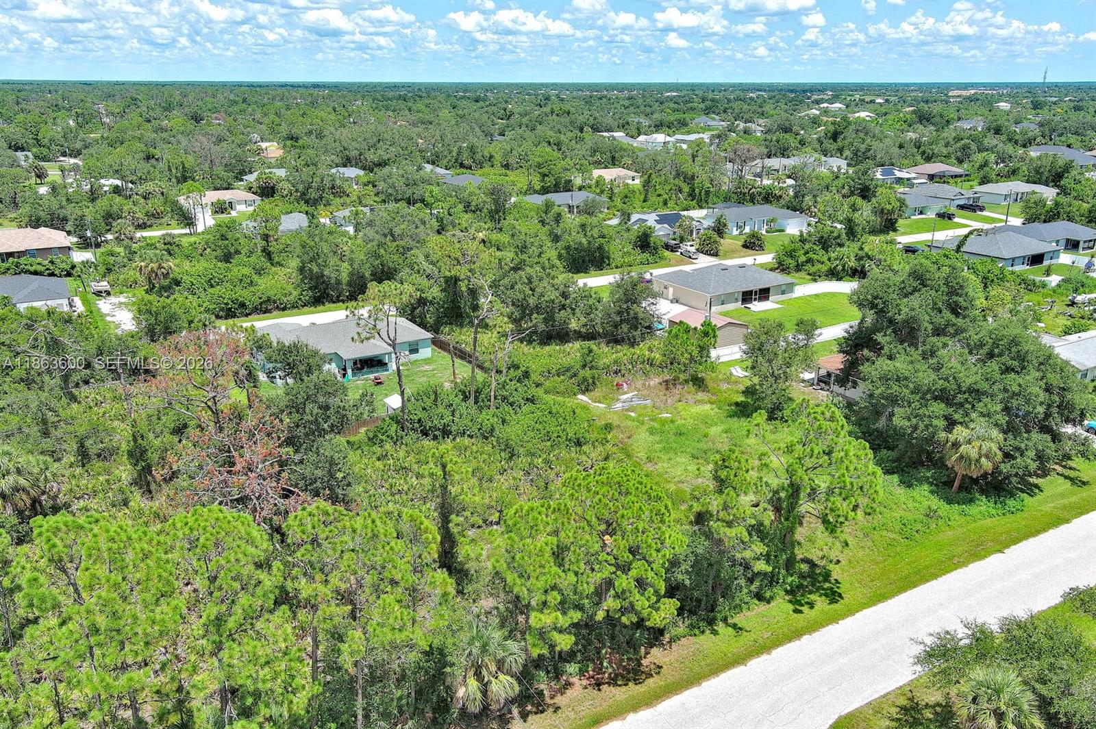 Port Charlotte - Land