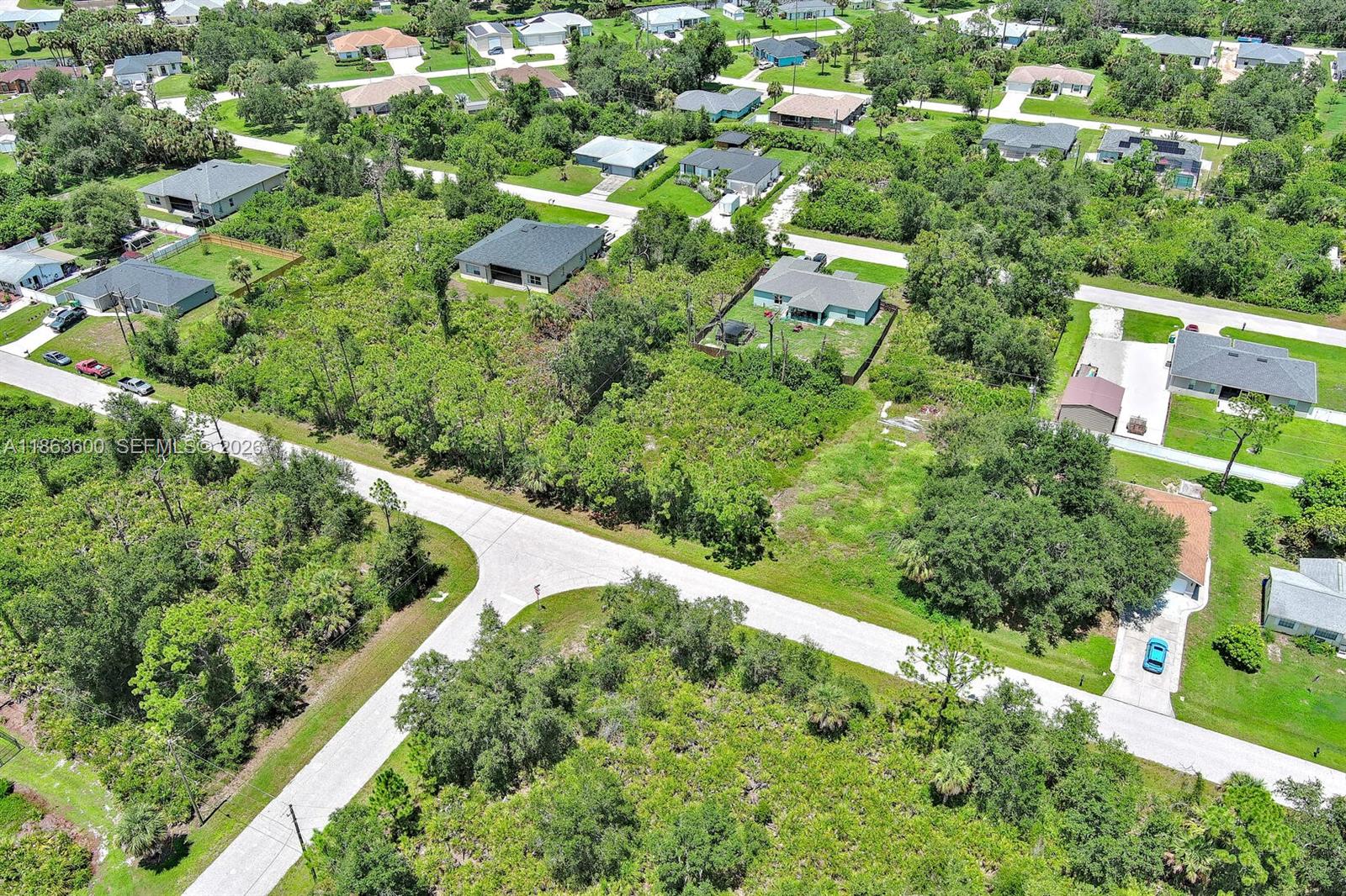 Port Charlotte - Land