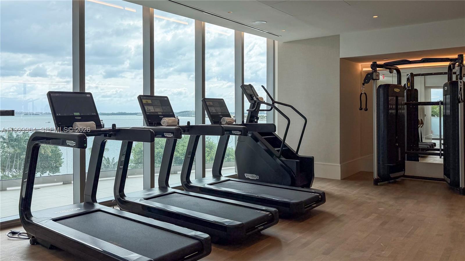 UNA RESIDENCES - Residential