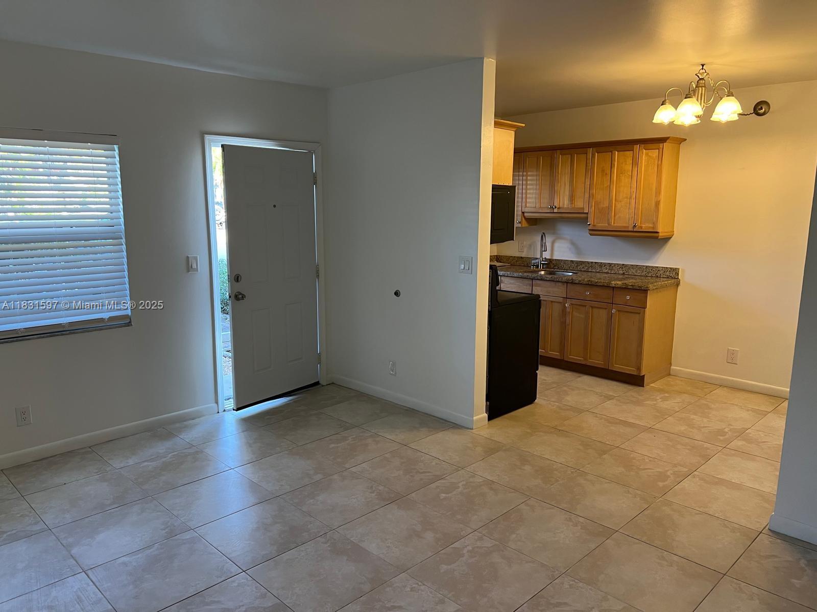 2301 NE 6th Ave 103