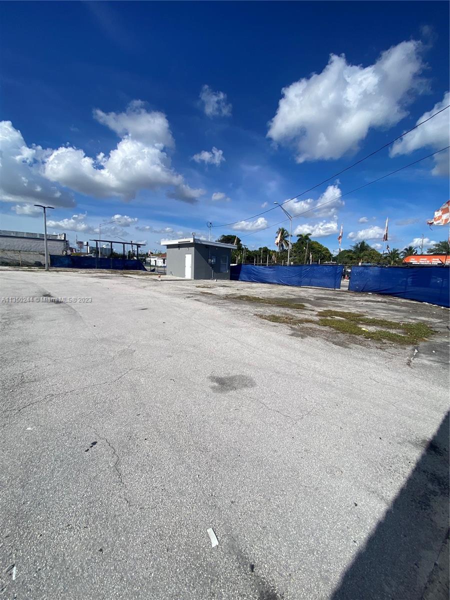 300 NW 79th St