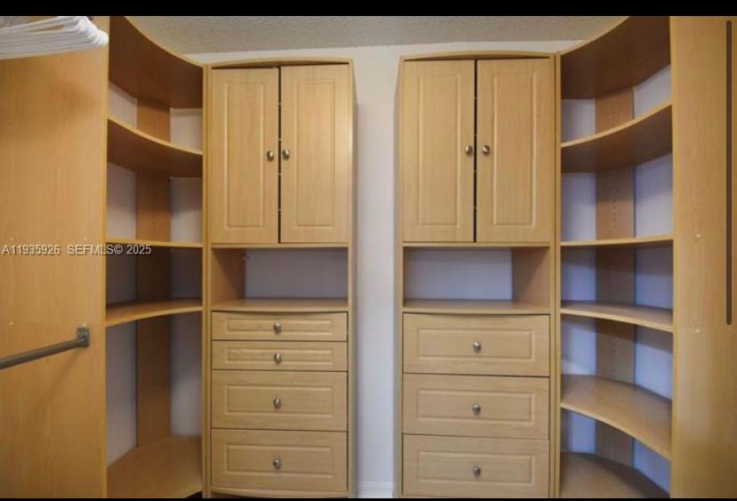 MEADOWLAND COVE 2 OF WELL - Residential