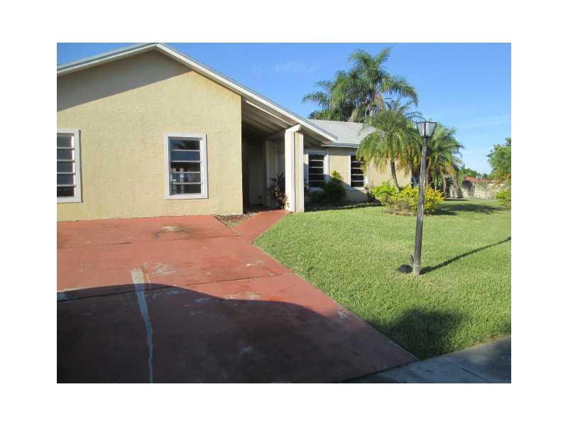 Subject located in urban South Miami-Dade County near the City of Homestead. Central Location close to employment, worship and shopping areas. Easy access to Schools, Florida Turnpike and US-1. Spacious Princetonian Single Family Home. One story 3 Bedroom s / 2 Bathrooms plus Family Room. Tile floors . Large corner lot on a Cul-De-Sac. This is a Fannie Mae HomePath property.